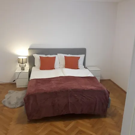 Emona Apartman *